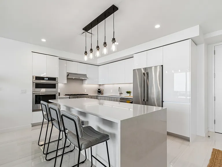 400 Central Ave #2102 — Photo 8