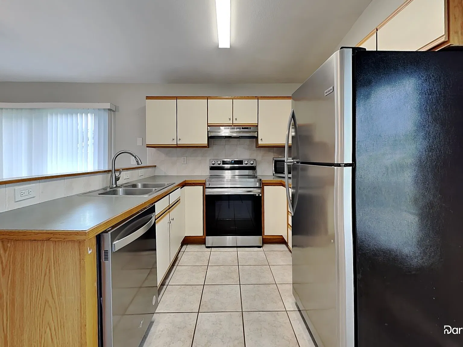3 bed, 2.0 bath, 1492 sqft, $2,360 — Photo 4