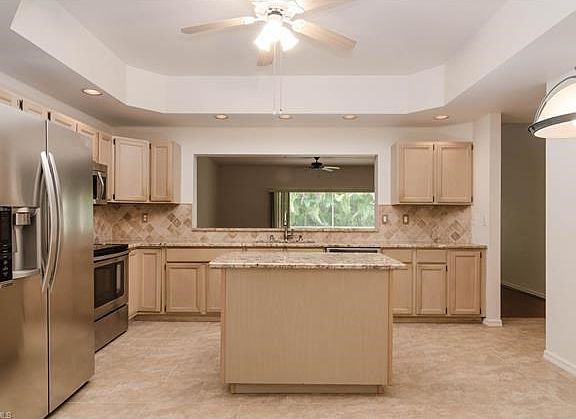 Eat in Kitchen with Island