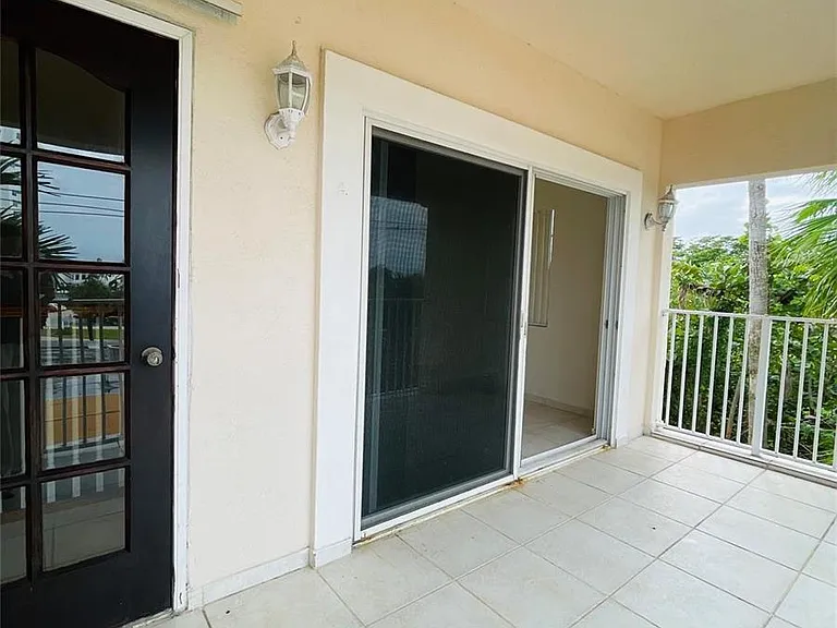 2605 Bay Dr — Photo 25