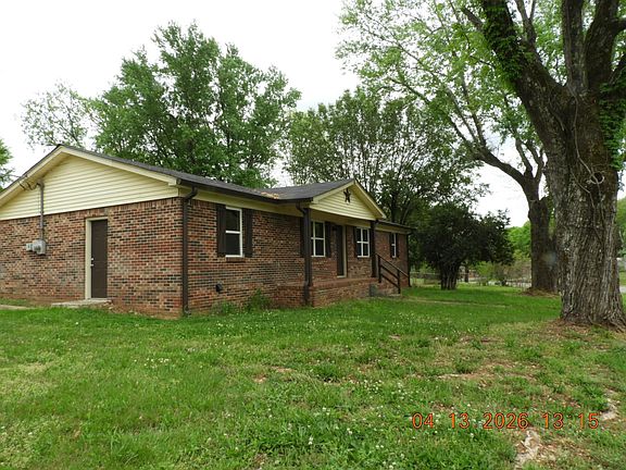 5th image of 903 Miles Rd