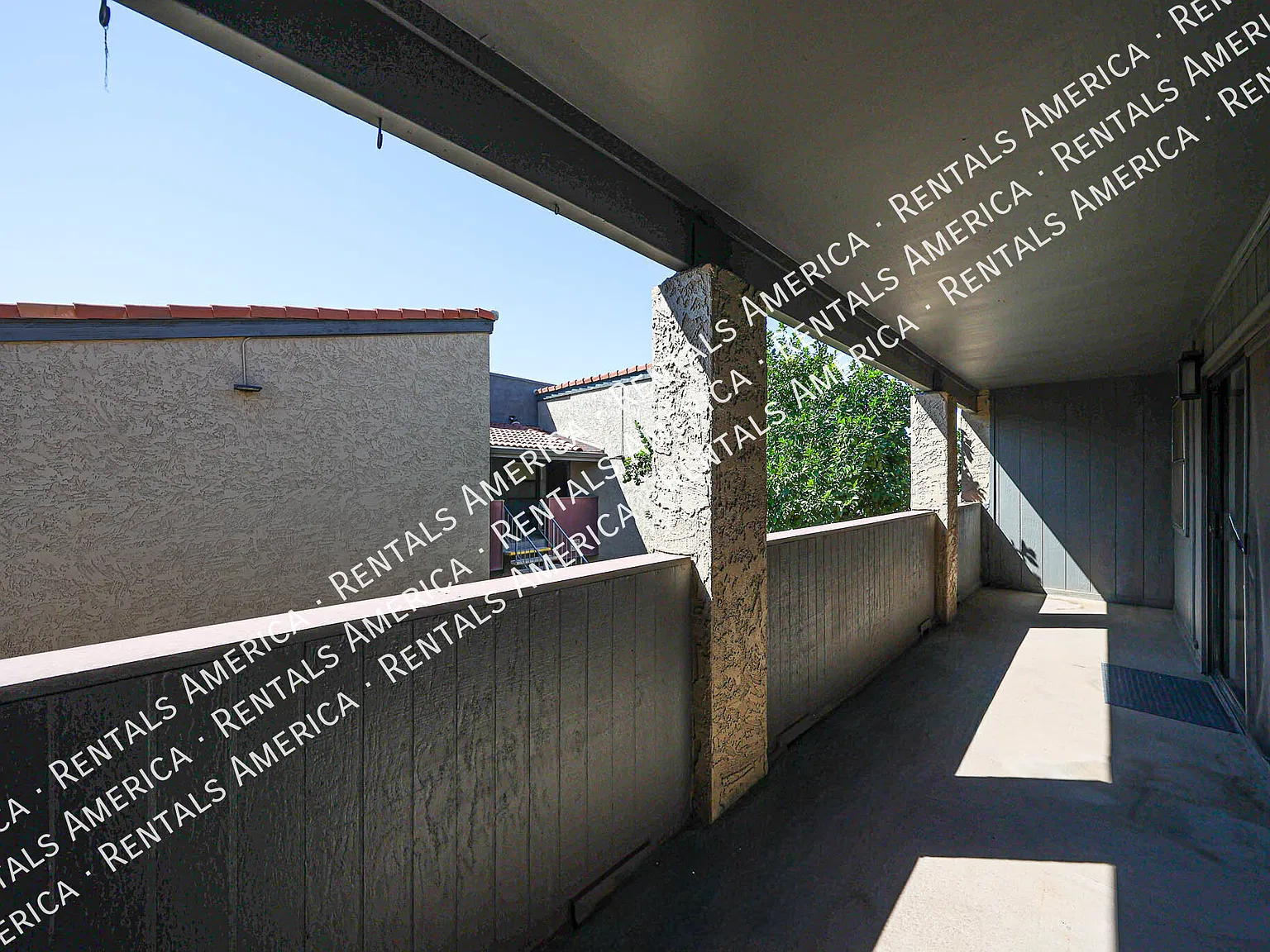 1730 W Emelita Ave — Photo 1