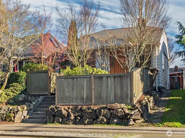 5804 8th Avenue NE, Seattle, WA 98105