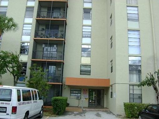 2nd image of 16950 W Dixie Hwy APT 229