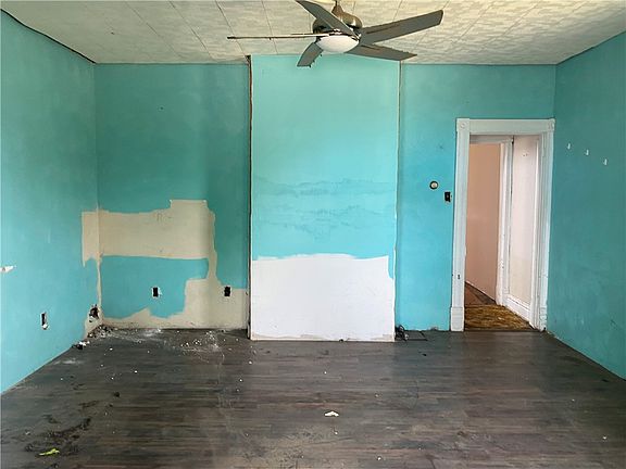 2nd image of 410 Greensburg Pike