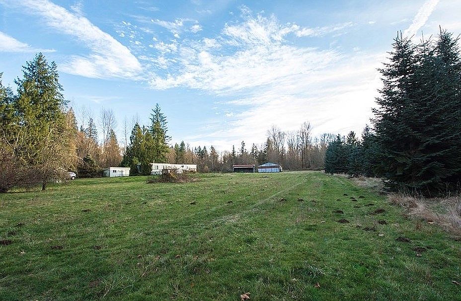 2nd image of 19447 Maxwell Rd Se
