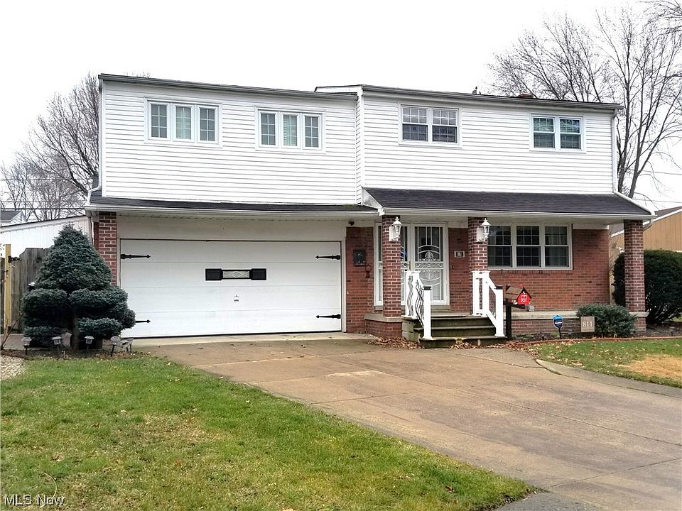 1st image of 811 Arlington Ct