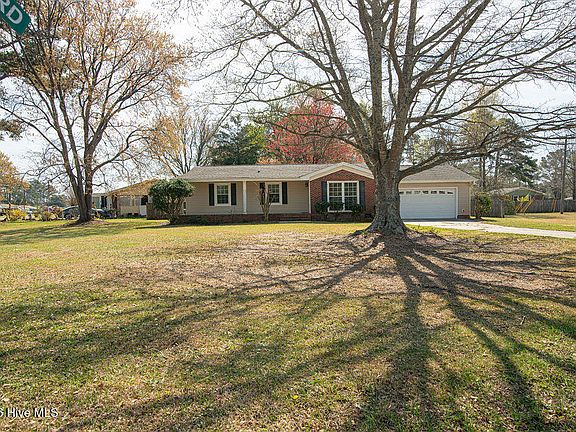 3rd image of 2 Yorkshire Drive