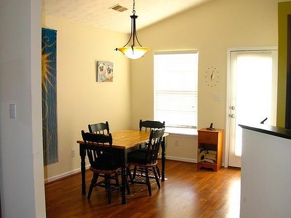 4th image of 1073 Lucille Dr
