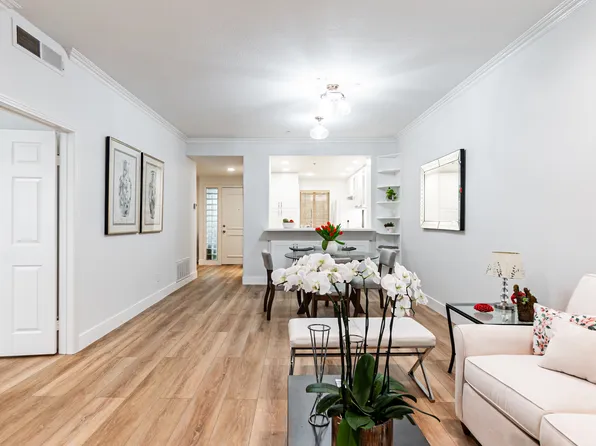 2233 Martin APT 109, Irvine, CA 92612