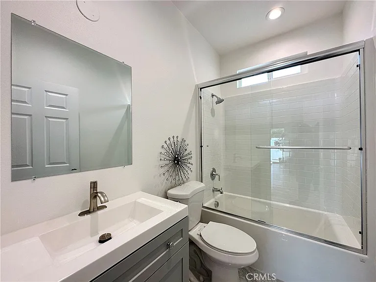 2418 Thorn Pl #A — Photo 9