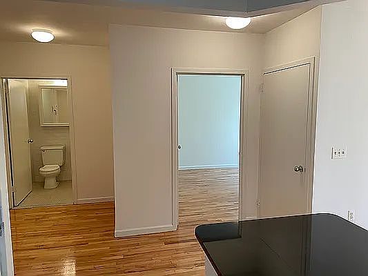 2nd image of 190 E 7th St APT 609