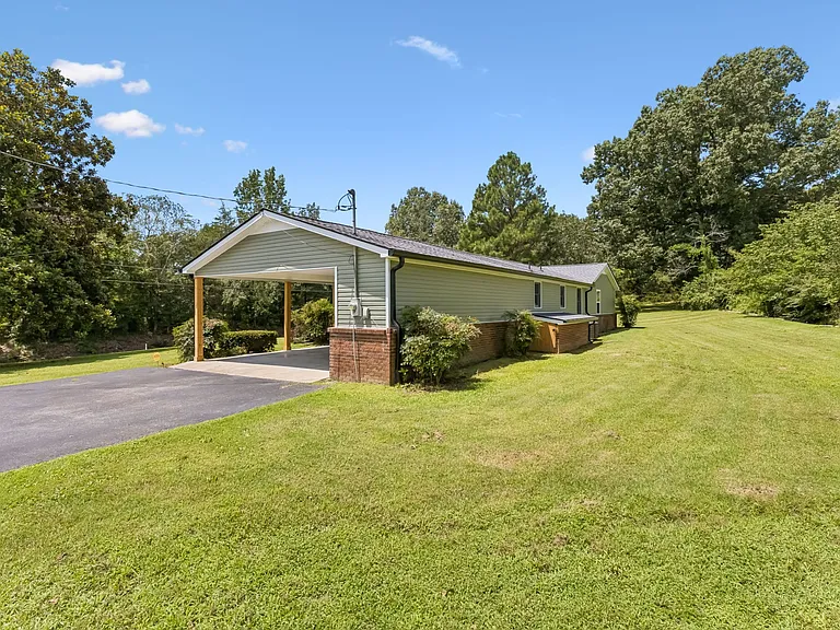 1001 Lakeside Dr — Photo 6
