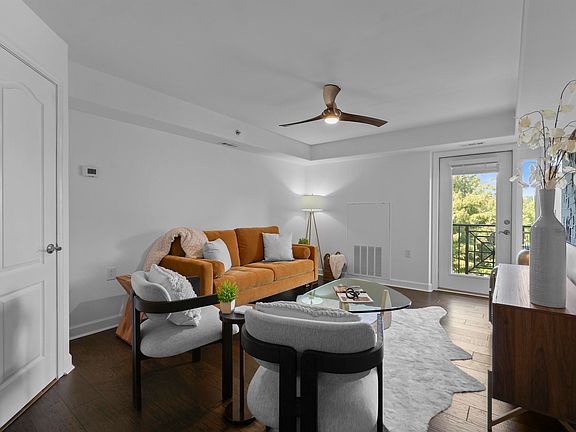 5th image of 1001 Church St #302