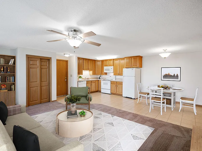 Raintree West Apartments — Photo 8