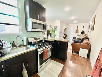 Rented by Papp Realty