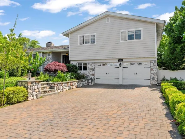 351 Riviera Drive S, Massapequa, NY 11758