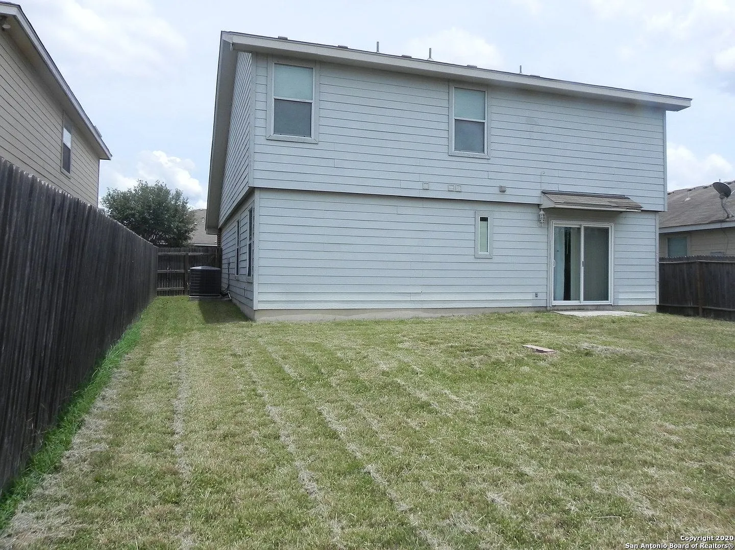 Gonzalez 331 — Photo 2