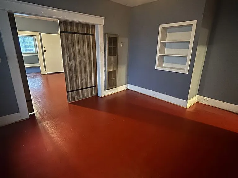 2410 Arlington Cres — Photo 11