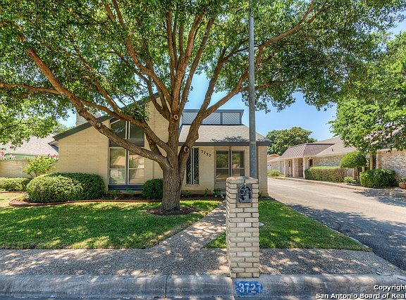 2nd image of 3727 Hunters Circle St
