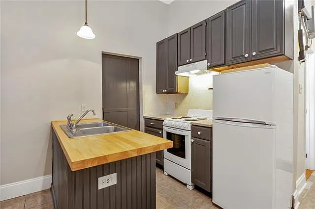 2758 Orleans Ave — Photo 10