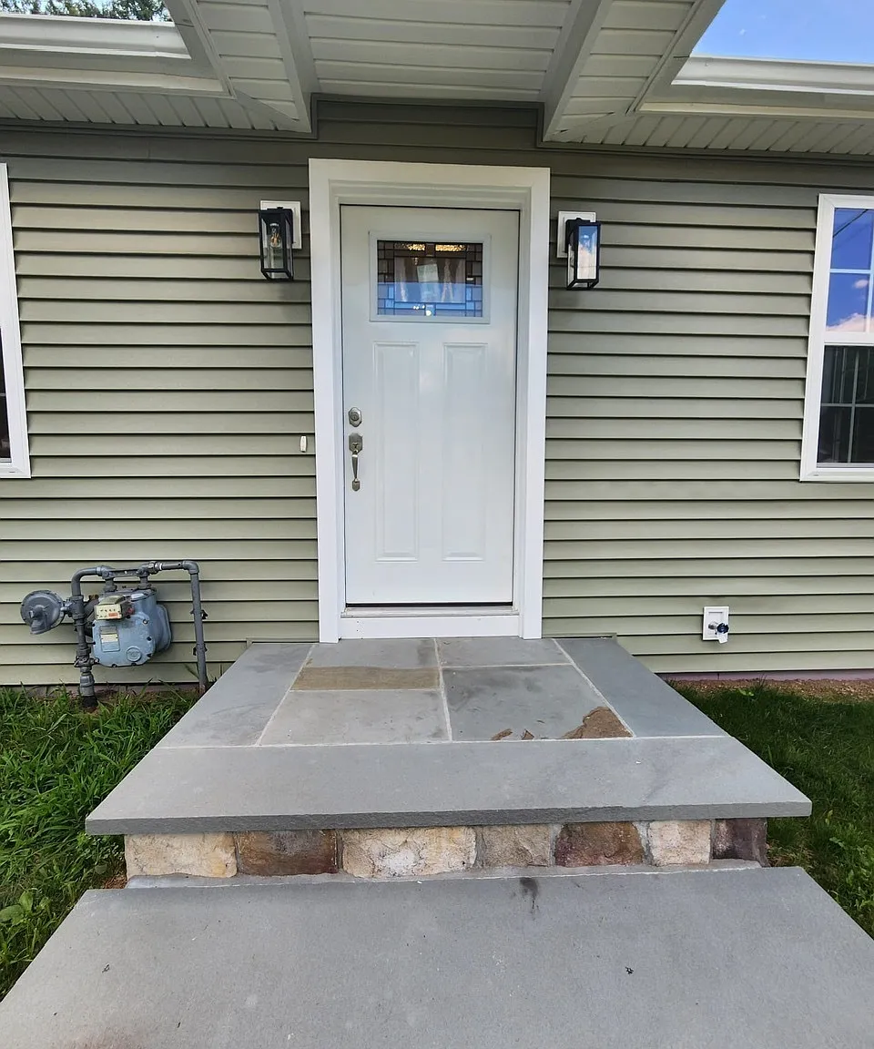 3 bed, 1.0 bath, 840 sqft, $2,900 — Photo 1