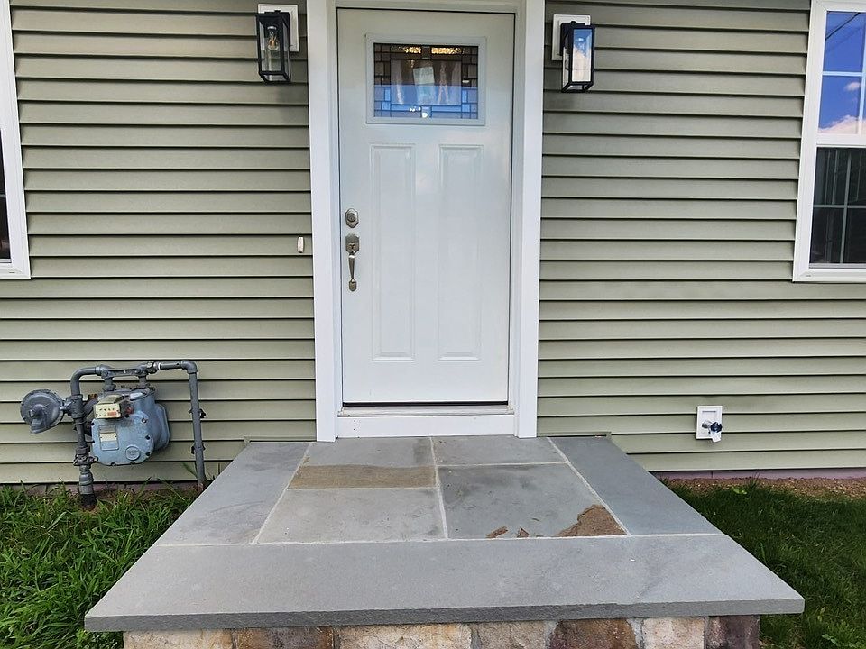 1st image of 44 Rosewood Ave