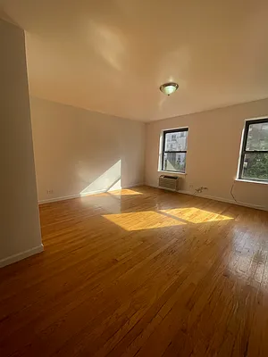 Rented by Peter R. Hungerford, LREB | media 21