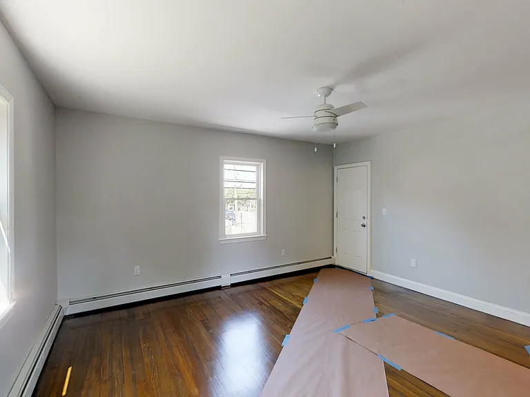 836 Canterbury St #2R — Photo 4