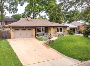 7071 S Villanova Dr, Saint Louis, MO 63123