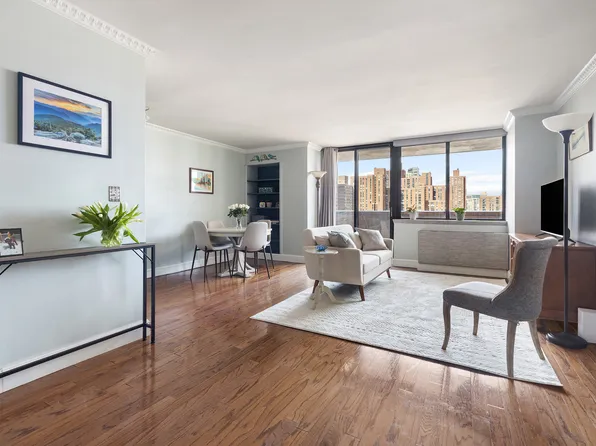 233 East 86th Street PHB image 1 of 9