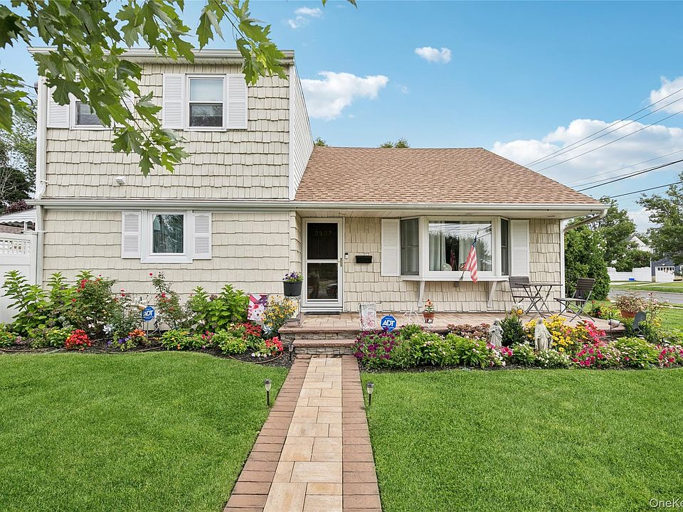 1st image of 2327 Penatiquit Avenue
