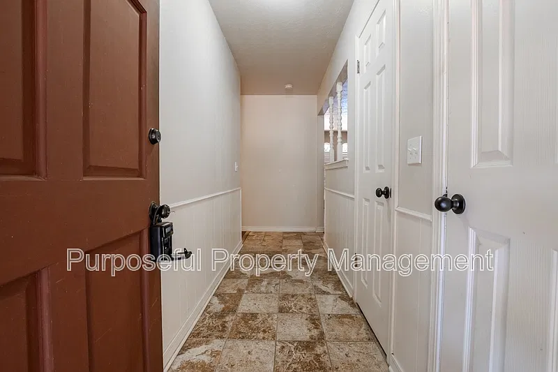 3 bed, 2.0 bath, 1169 sqft, $1,450 — Photo 4