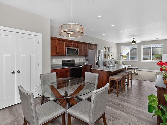 3rd image of 1002 NE 14th St