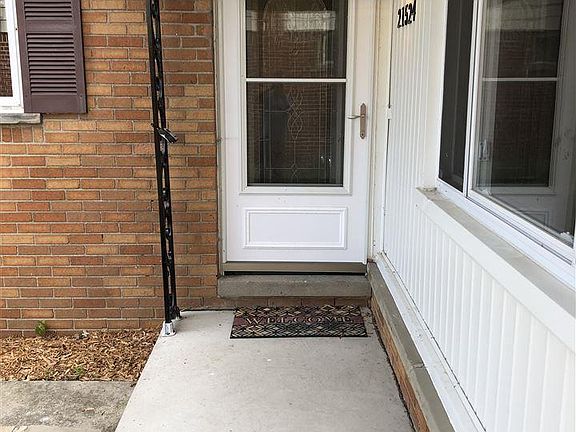 3rd image of 21524 Briarcliff St