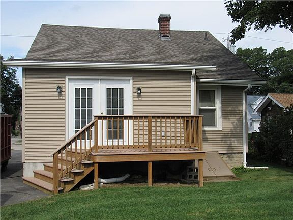 3rd image of 21 Sandlewood Ave