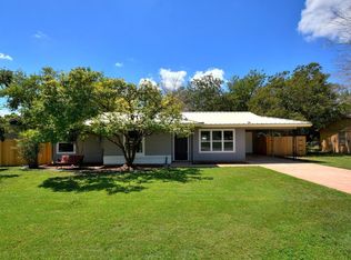 702 N Rhomberg St, Burnet, TX 78611