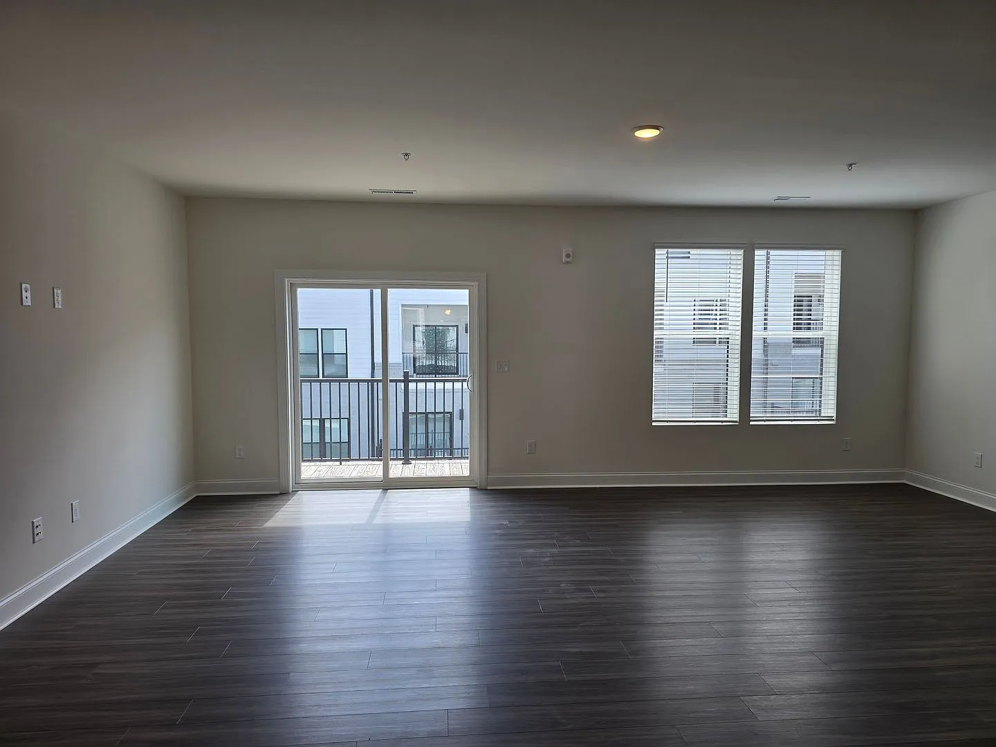 Brand Spankin' New Condo on White St! — Photo 4