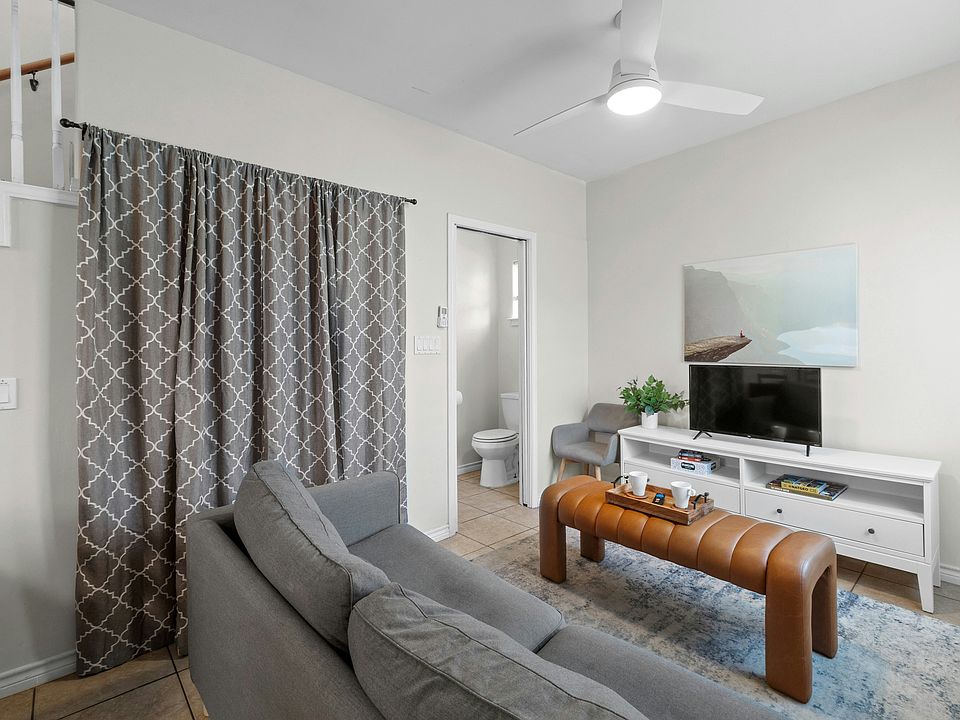 1st image of 4603 Lennox Dr #2