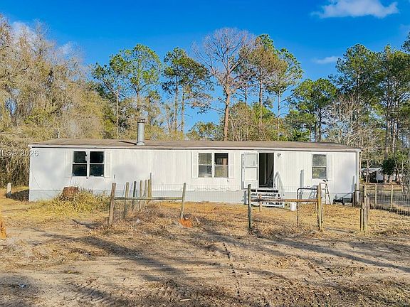 2nd image of 124 Cypress Dr