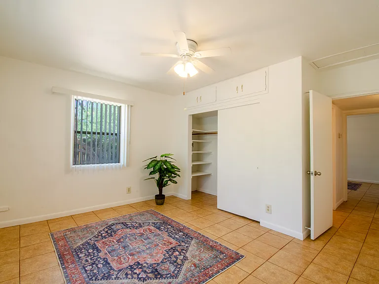 E Allen Rd — Photo 18