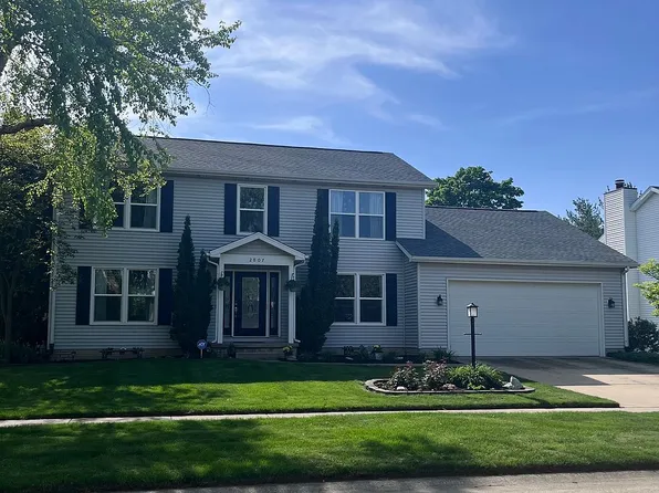 2807 Woodridge Rd, Champaign, IL 61822