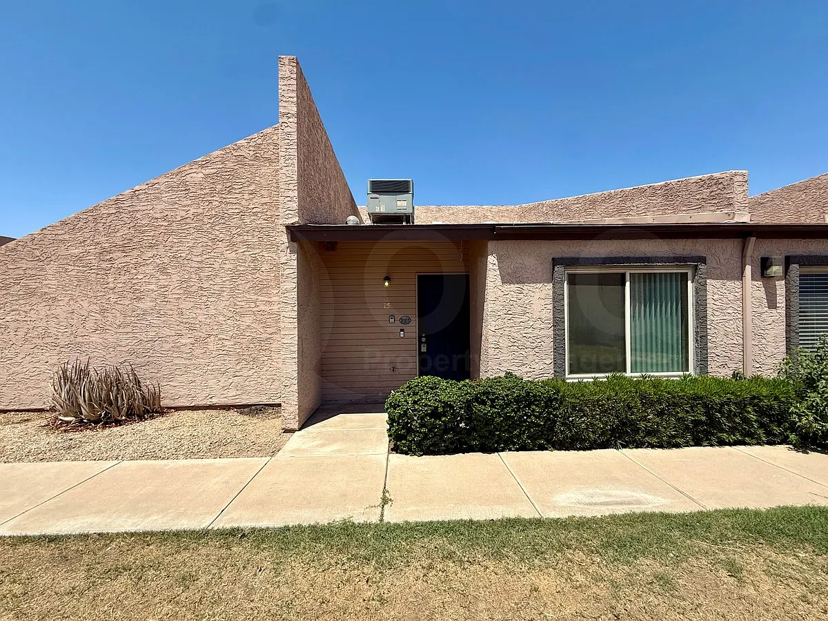 2 bed, 1.0 bath, $1,299 — Photo 2