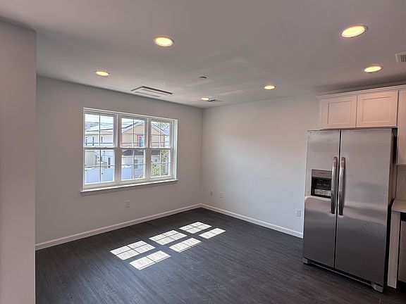 4th image of 342 Beach 46th St Floor 1