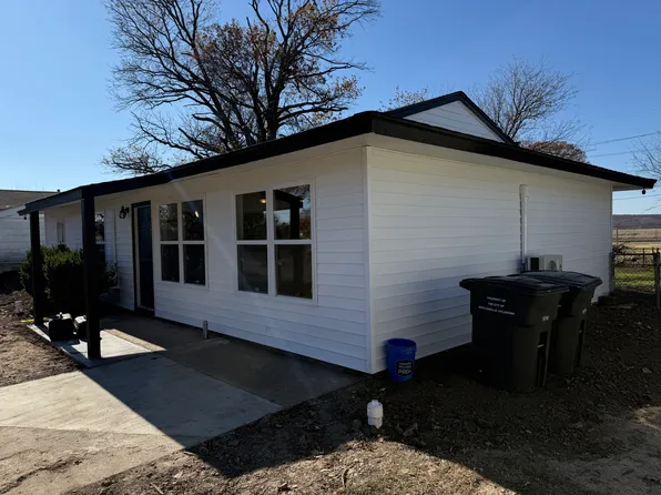 425 Mistletoe Ln, Bartlesville, OK 74003