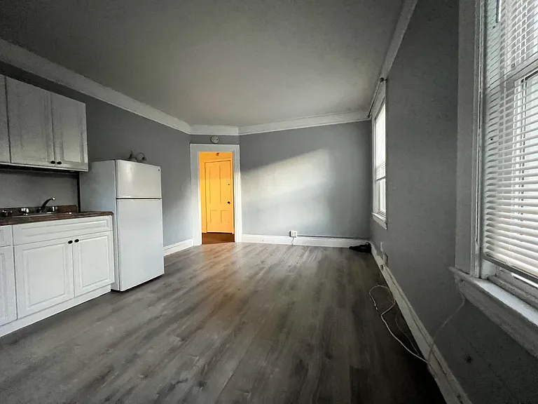 83 Englewood Ave #8 — Photo 12