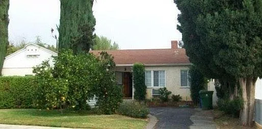 9024 Geyser Ave — Photo 2