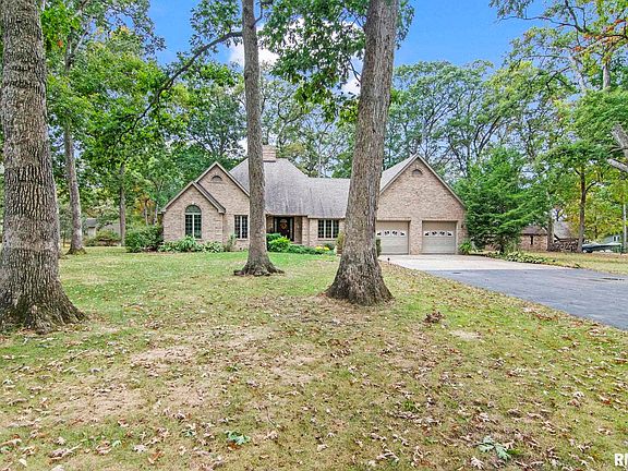 4th image of 15879 Oak Ln