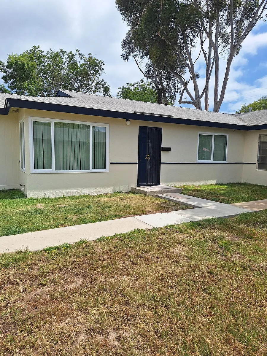 Building Photo - 4535 Clairemont Dr