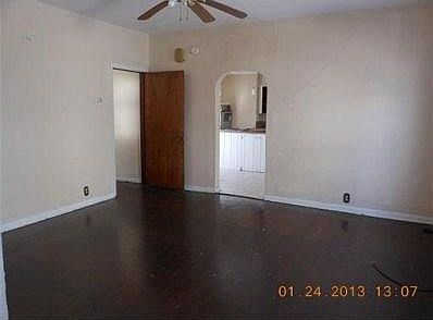 2nd image of 1129 Oak St